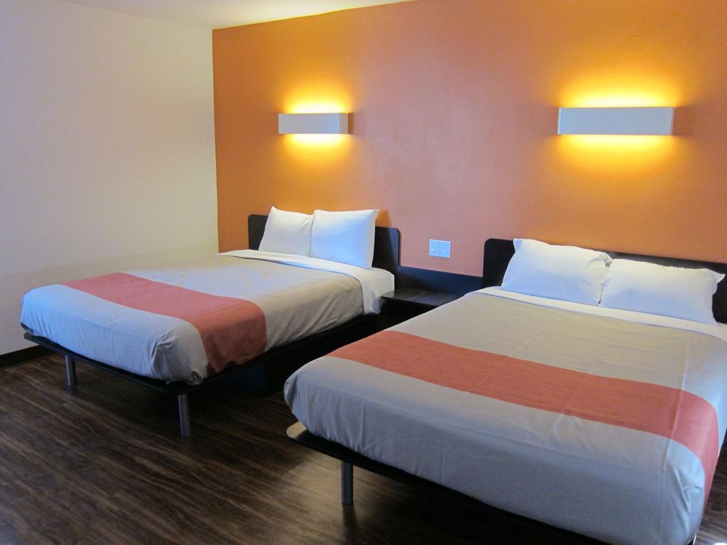 Pacific Hotel 2*